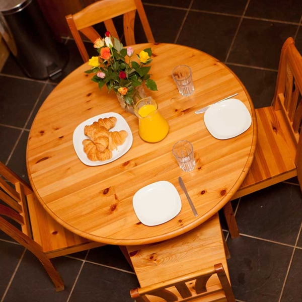 BlueBarn_TableLookingDown