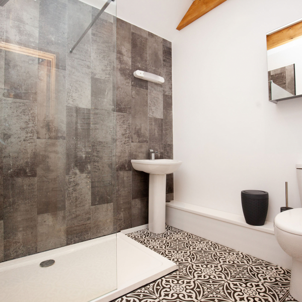 RoseBarn_Bathroom